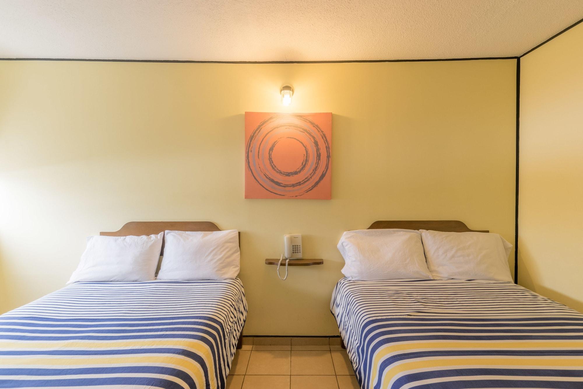 Hotel Mateos 1215 Леон Екстер'єр фото