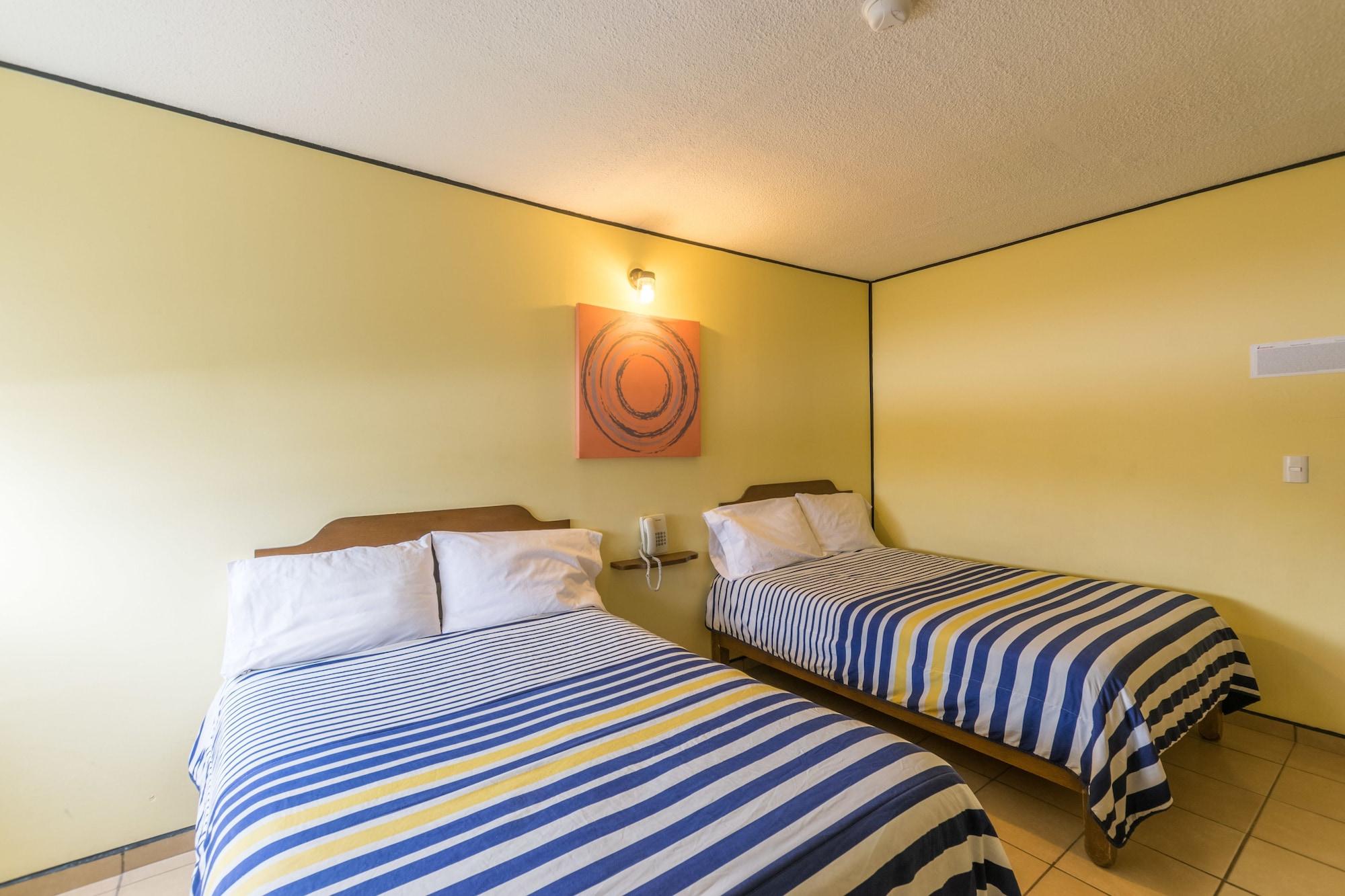 Hotel Mateos 1215 Леон Екстер'єр фото
